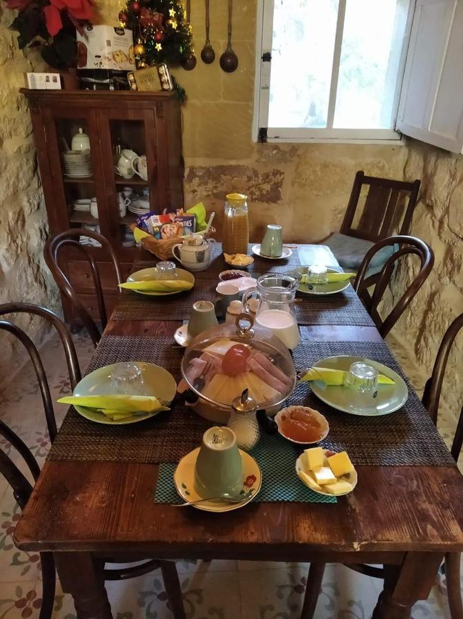 The Garden Gate Bed & Breakfast ซานนัต ภายนอก รูปภาพ