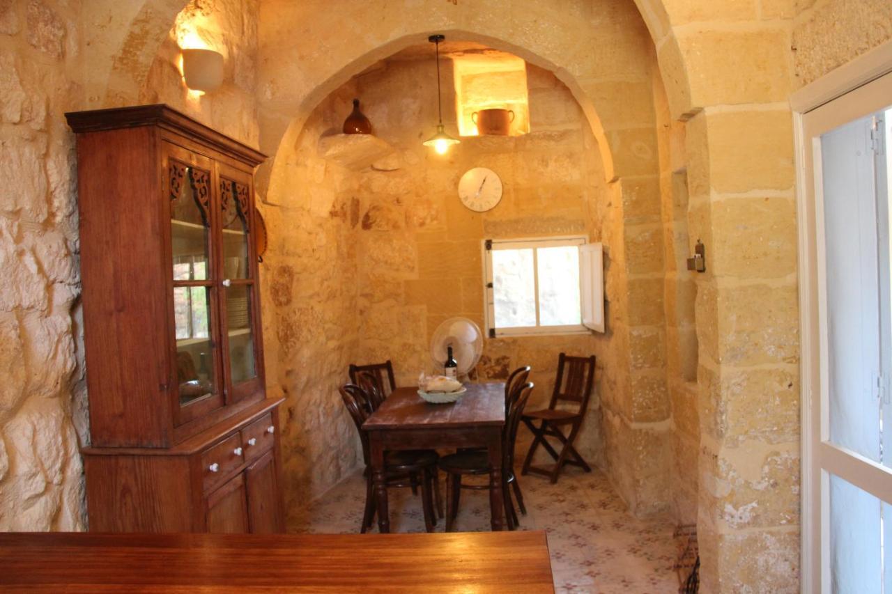 The Garden Gate Bed & Breakfast ซานนัต ภายนอก รูปภาพ