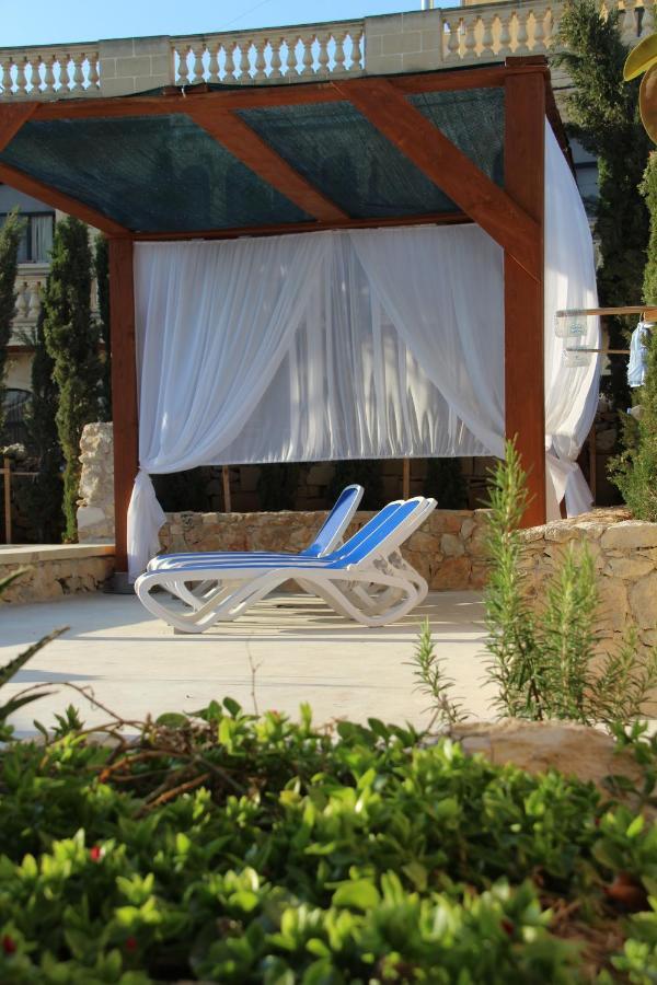 The Garden Gate Bed & Breakfast ซานนัต ภายนอก รูปภาพ