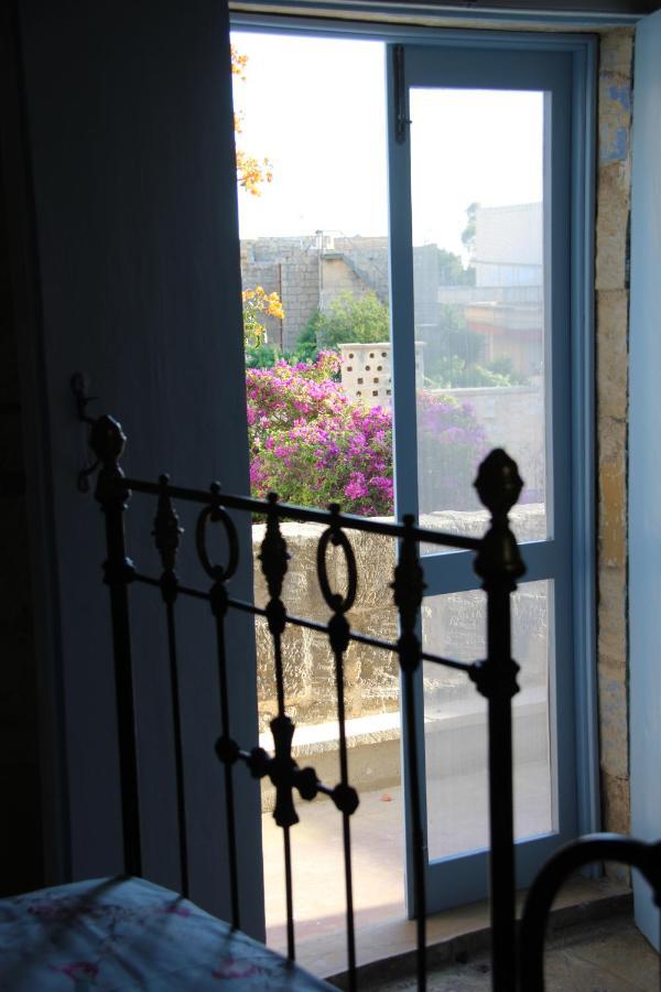 The Garden Gate Bed & Breakfast ซานนัต ภายนอก รูปภาพ